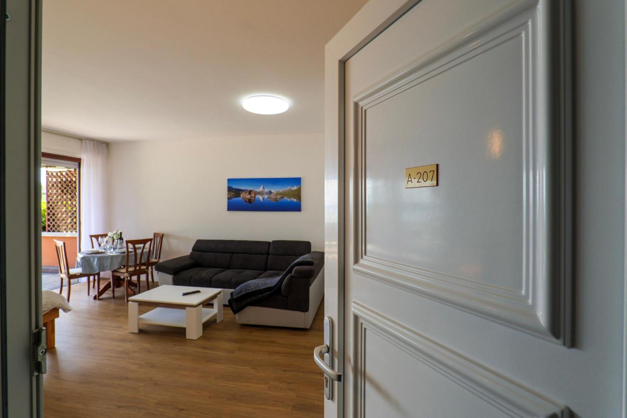 Residenz La Selva Studio-Apartments Ghiffa Room photo