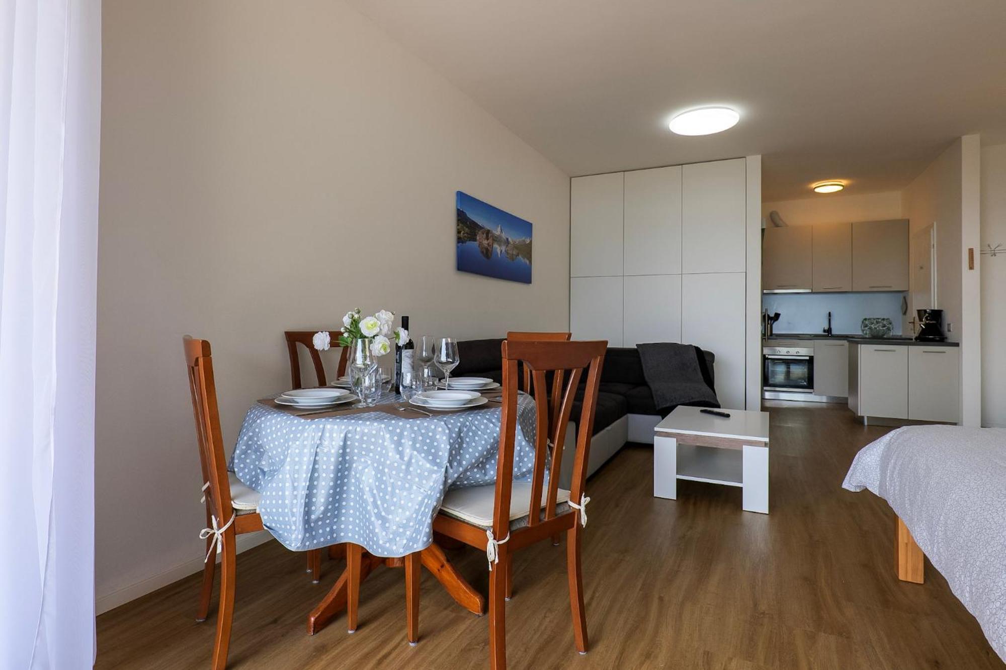 Residenz La Selva Studio-Apartments Ghiffa Room photo